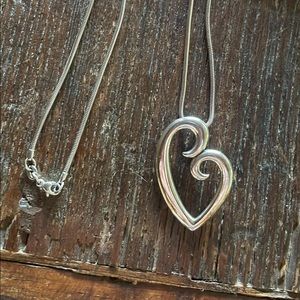 Retired James Avery silver necklace. 18in chain with mothers love pendant